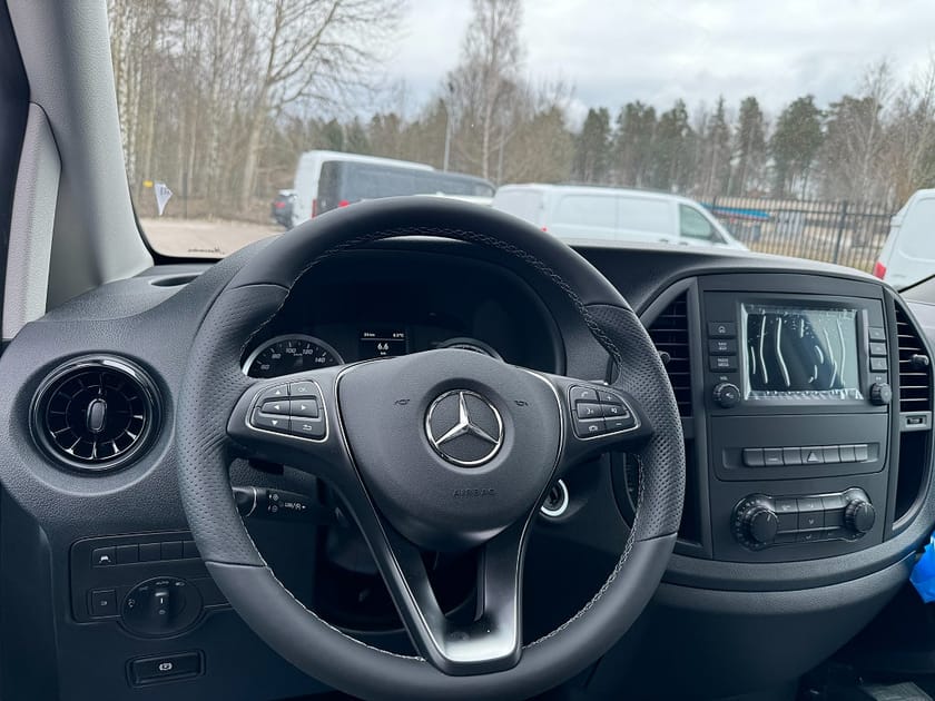 Bild 2 av Mercedes-Benz eVito 112