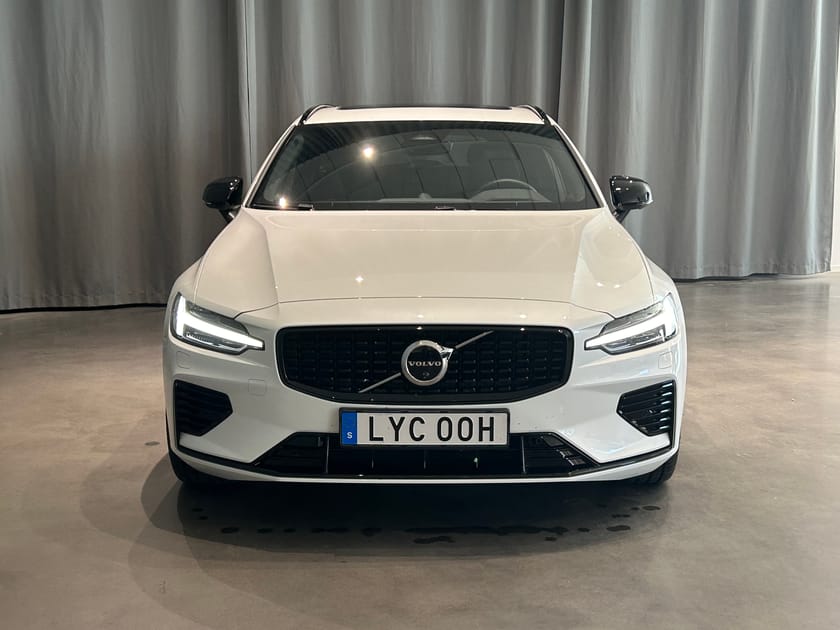Bild 2 av Volvo V60 T8 Ultra Dark *DRAG/B&W/19¨/AKUSTIK*