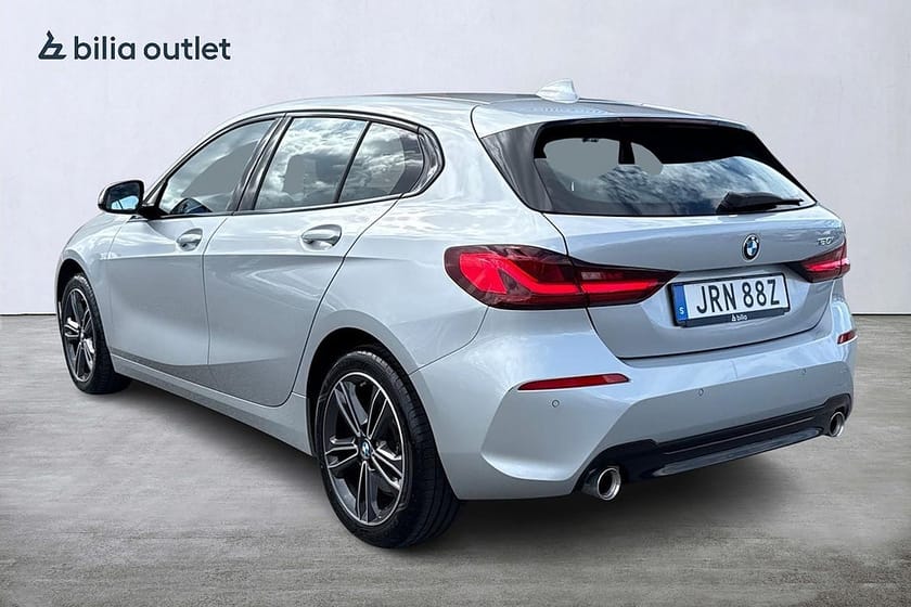 Bild 4 av BMW 120i Sport line 178hk Cockpit Navigation ConnectedDrive MOMS