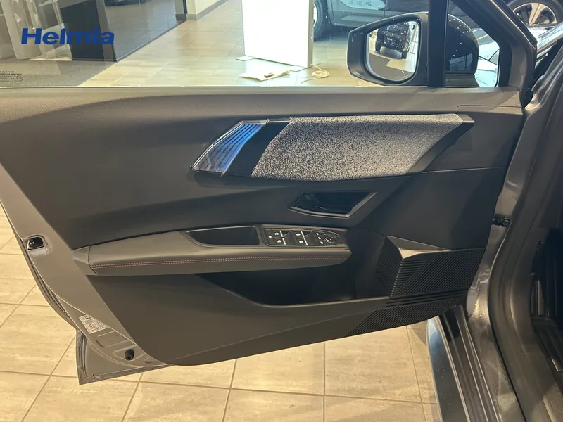 Bild 9 av 16 – Renault Clio TCe 115 techno 5-d