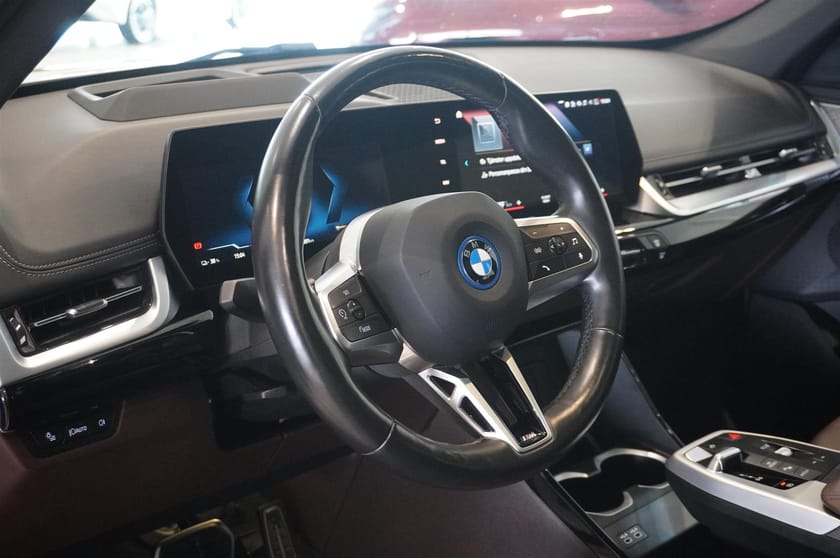Bild 2 av BMW iX1 xDrive30 M-Sport Drag DA Pano HUD 306hk