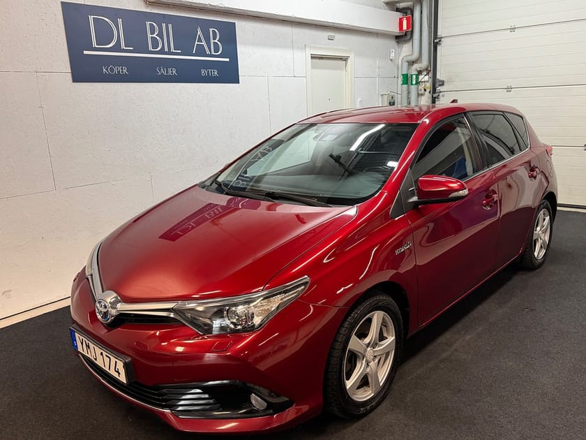 Bild 1 av Toyota Auris Hybrid e-CVT Intense Edition 136hk Euro 6|NYBESS|NYSERV
