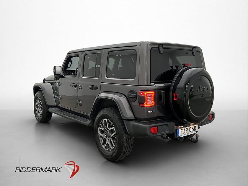 Bild 5 av Jeep Wrangler Unlimited 4xe Sahara Alpine Drag Kamera