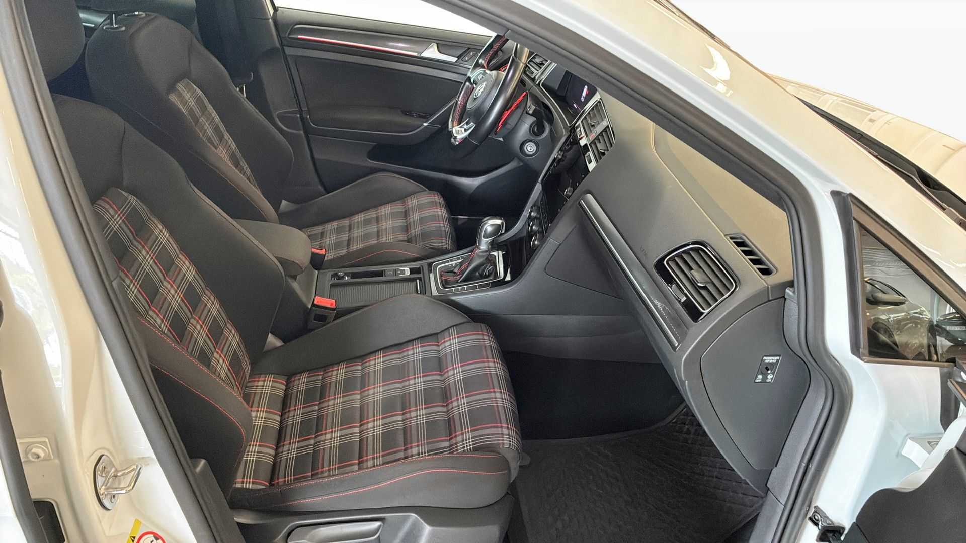Volkswagen Golf 2018, kuva 3/10