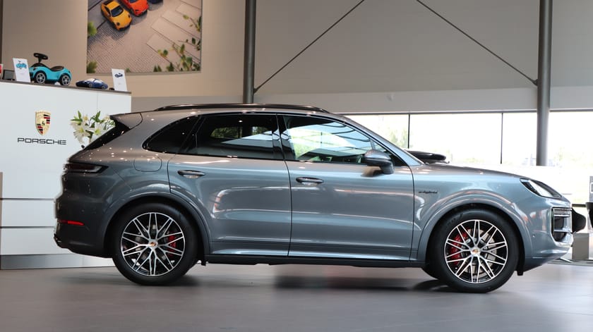 Bild 3 av Porsche Cayenne S E-Hybrid Black Edition