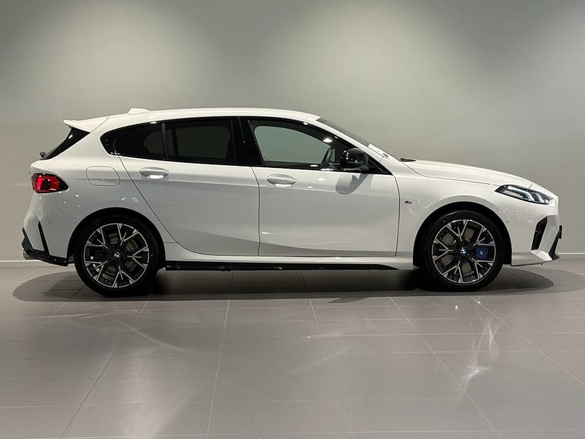 Bild 3 av BMW M135 xDrive M135i Privatleasing från 4.395kr/mån 24 månader