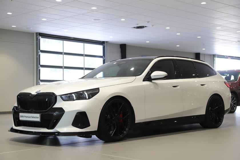 Bild 2 av BMW i5 eDrive40 Touring eDrive 40 // M sport // Panorama // B&W Ljud