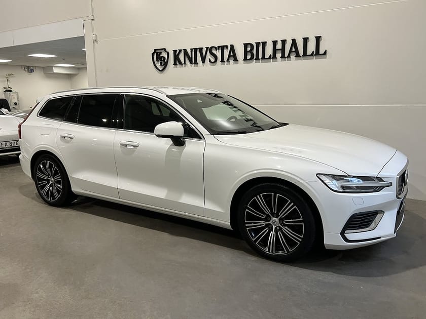 Bild 3 av Volvo V60 Recharge T6 AWD Inscription Exp Moms Värmare Drag 340hk