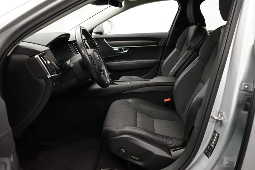 Bild 5 av Volvo V90 Cross Country D4 AWD Advanced SE, Head Up Display