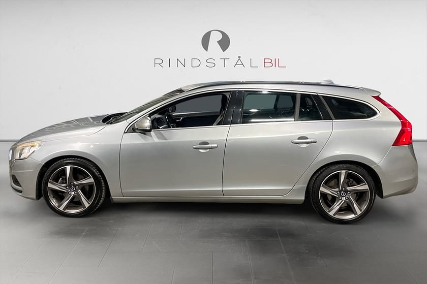 Bild 4 av Volvo V60 T4 180 HK R-DESIGN PDC BLUETOOTH 0.54L/MIL KAMREMBYTT