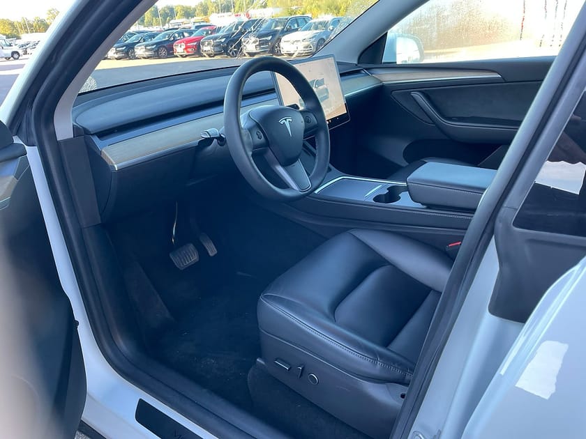 Bild 5 av Tesla Model Y Standard Range RWD
