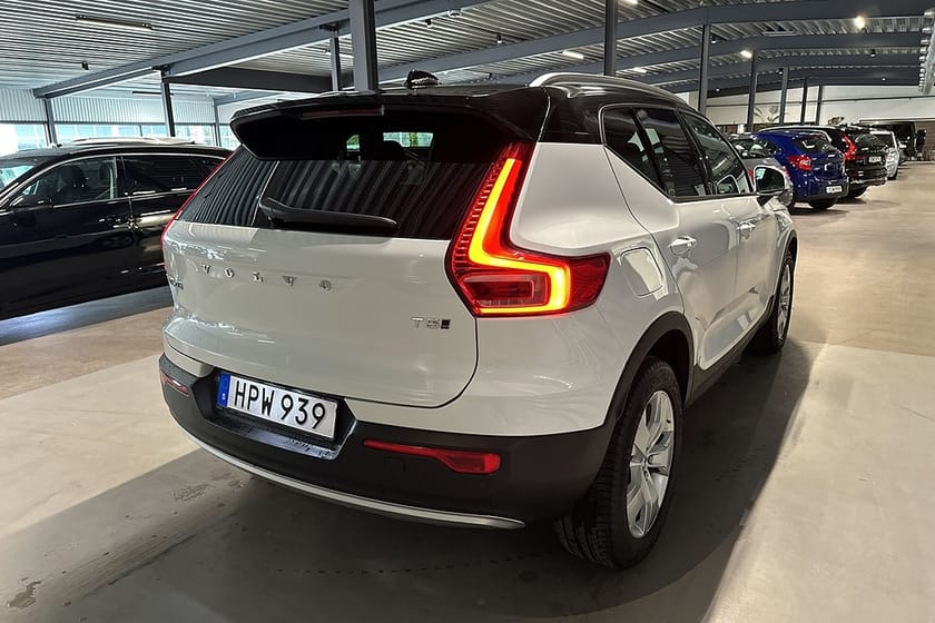 Bild 4 av Volvo XC40 T5 AWD Momentum Intro Edition Backkamera Navi Skinn