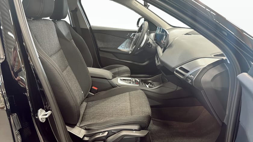 Bild 3 av BMW 120 Backkamera Farthållare