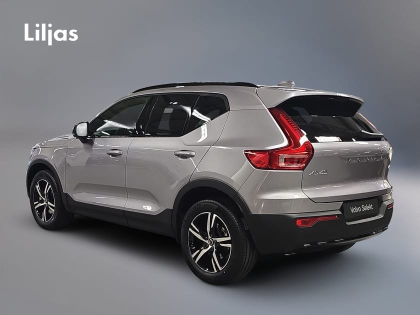 Bild 4 av Volvo XC40 B4 FWD Bensin Plus Dark//Dragkrok//