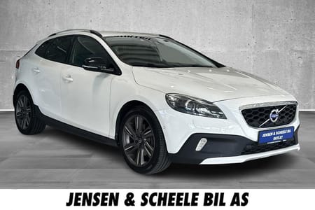 Volvo V40 Cross Country D2 Momentum. Bluetooth, P-varmer, VOC, Cruise, Navi