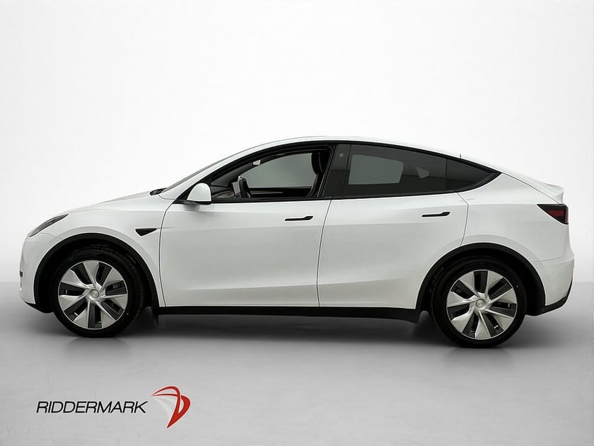 Bild 5 av Tesla Model Y Standard Range RWD Värmepump Drag Autopilot Pano