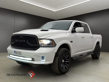 RAM 1500 Crew Cab Dodge Sport 5.7 4x4 Luft Drag Skinn Taklucka Alpin