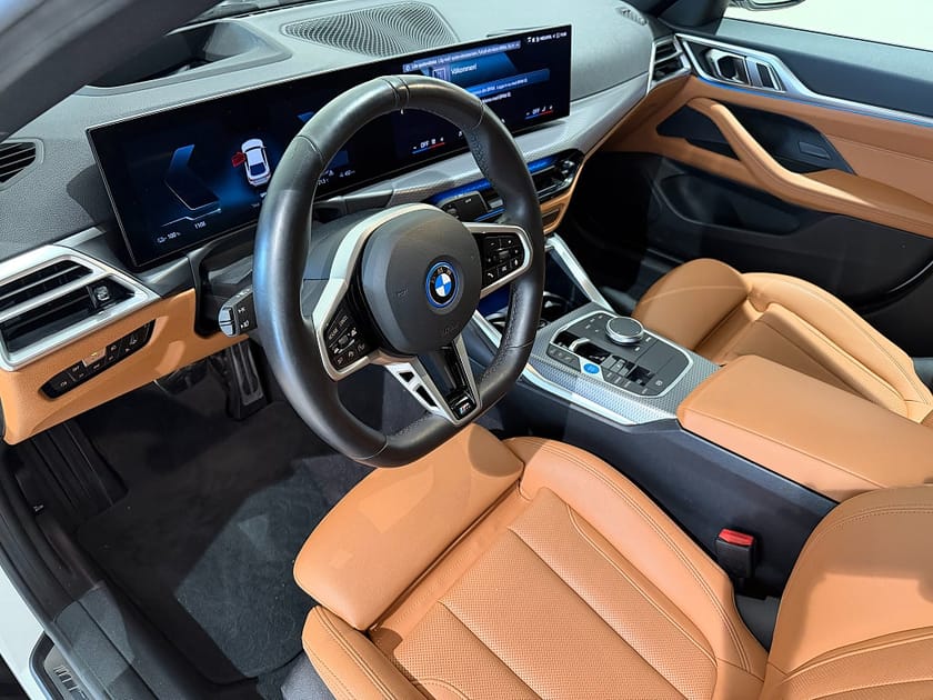 Bild 4 av BMW i4 eDrive40 Gran Coupé eDrive 40, M-Sport, Drag, Adpt Fart, 360 kamera, Navi