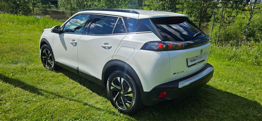 Bilde 3 av Peugeot e-2008 Allure 136hk