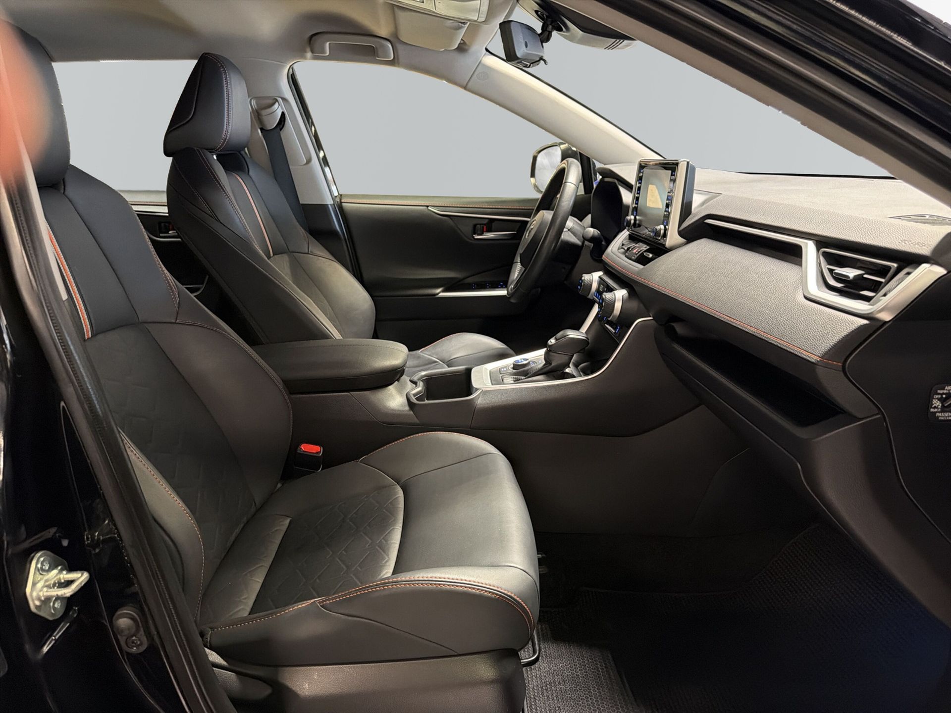 Toyota RAV4 Hybrid AWD-i 2022, photo 6/10
