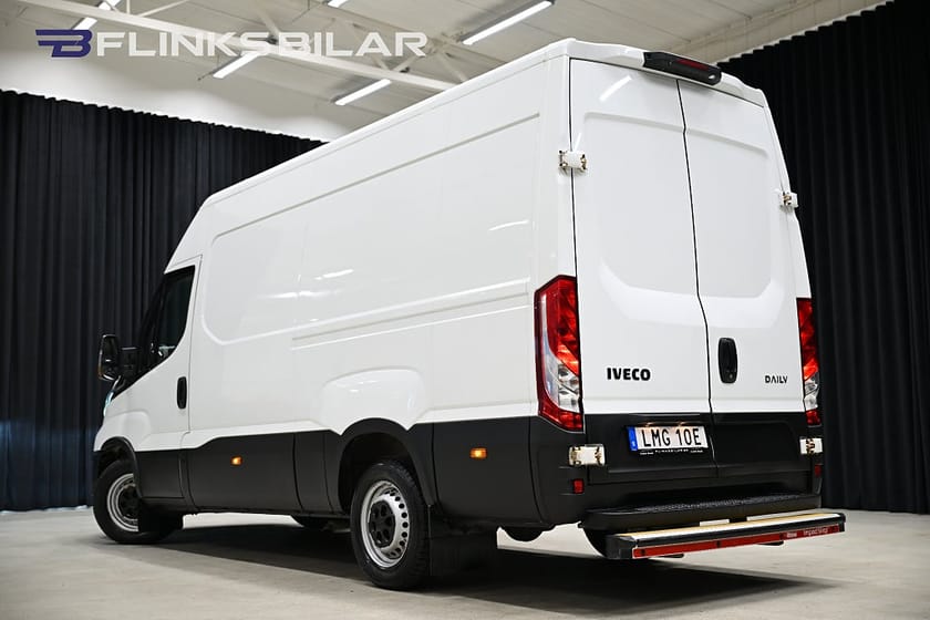 Bild 4 av Iveco Daily 35-140 Van 136HK Automat|LED|Drag|Värmare|3.5ton-drag|EnÄgare|Moms