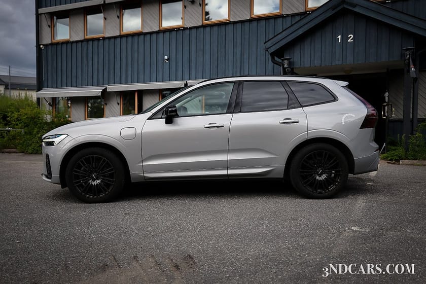 Bild 2 av Volvo XC60 Recharge T6 AWD Plus Dark Panorama H/K ljud MOMS Hybrid