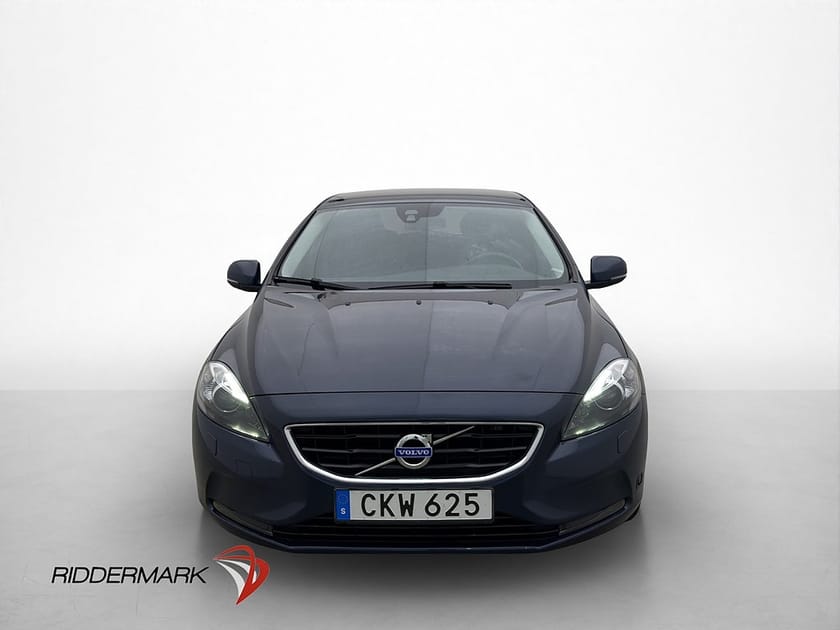 Bild 2 av Volvo V40 T3 150hk Momentum P-Värmare Halvskinn Bluetooth