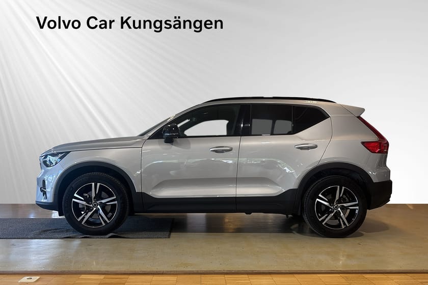Bild 3 av Volvo XC40 B3 FWD Bensin Plus Dark 360-kamera Förarstödpaket Selekt