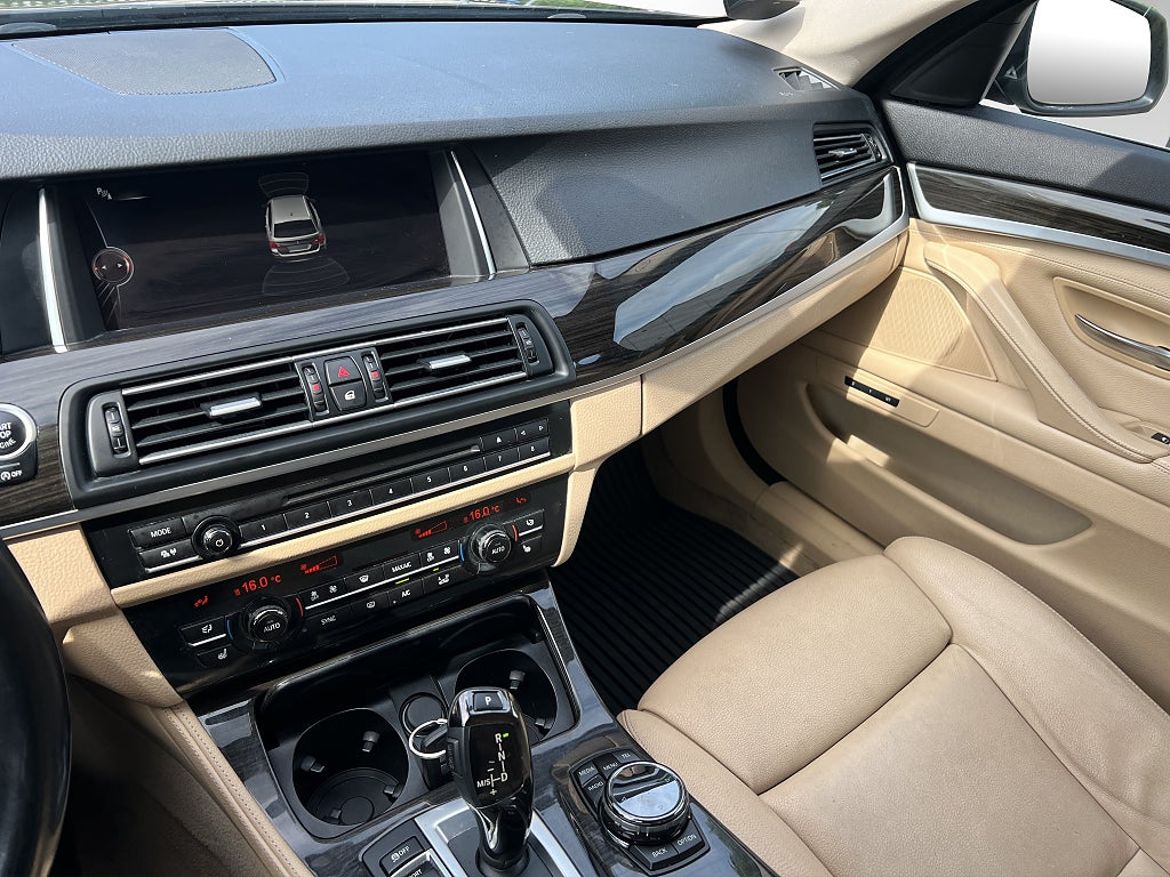 BMW 530d xDrive Touring, bild 13 av 19