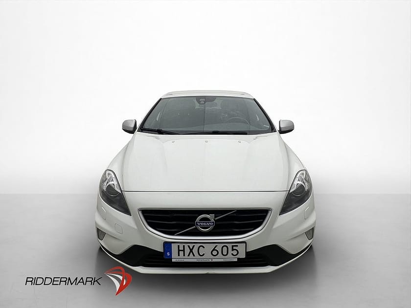 Bild 2 av Volvo V40 D4 190hk R-Design VOC Värmare Dragkrok Navi