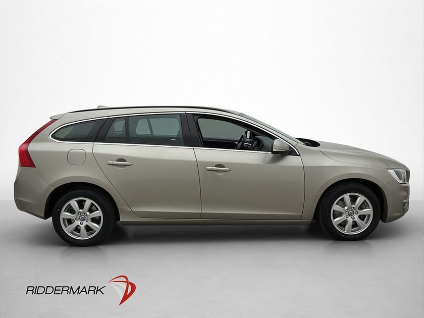 Bild 4 av Volvo V60 D3 Momentum Dragkrok Värmare P-Sensorer Bluetooth