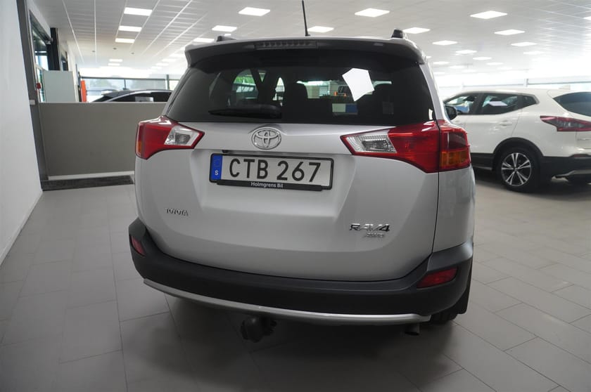 Bild 3 av Toyota RAV4 2.0 Dual VVT-i Executive AWD 151hk Drag