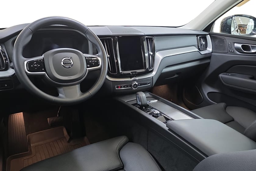 Bild 4 av Volvo XC60 Recharge T6 Ultimate Dark/HarmanK/360Kamera/BLIS/Panorama