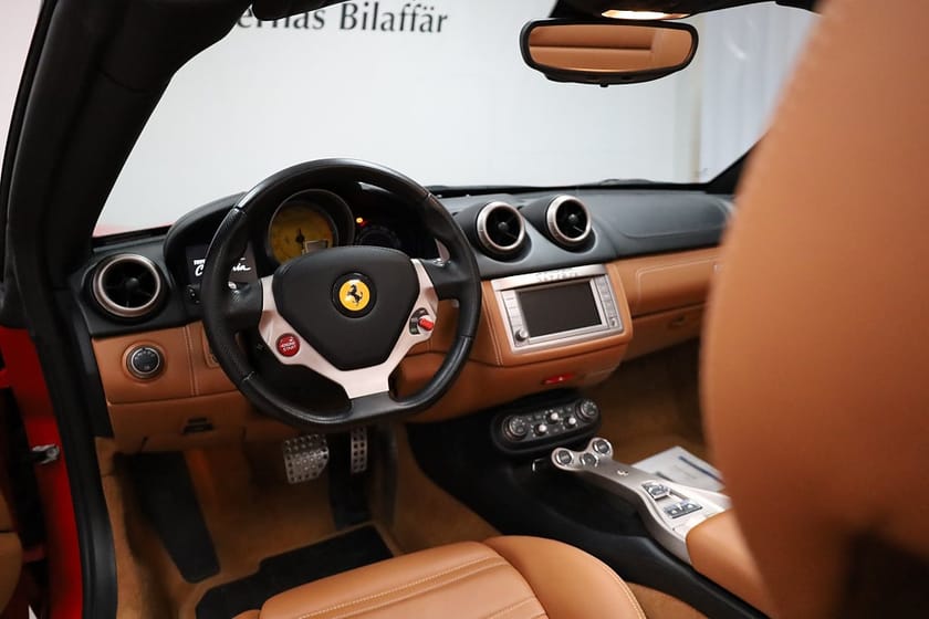 Bild 3 av Ferrari California 4.3 V8 DCT / Svensksåld