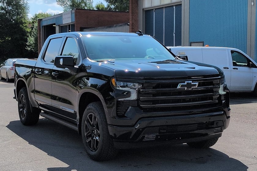 Bild 3 av Chevrolet Silverado 1500 Crew Cab High Country Duramax 3.0 Midnight - Låg skatt