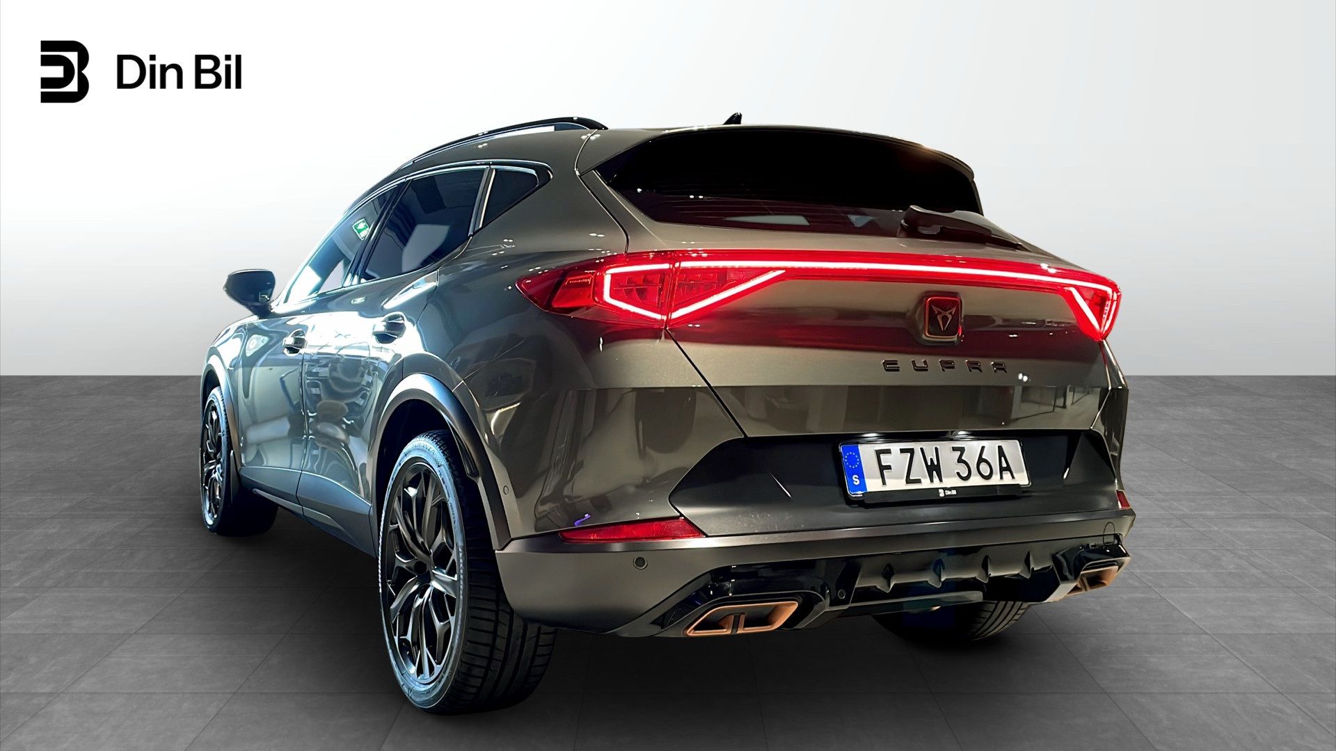 Cupra Formentor VZ e-Hybrid 2024, photo 3/10