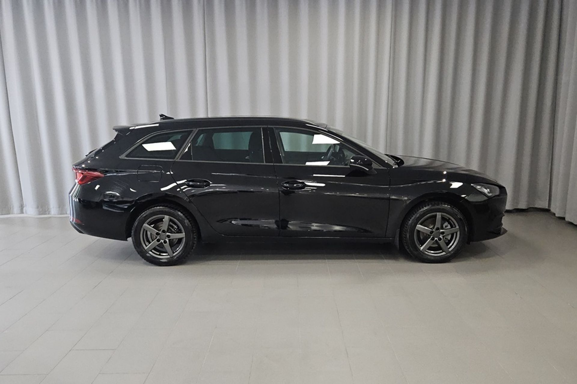 Seat Leon Style 1.0 eTSI DSG 110HK Aut 2024, bild 4/12