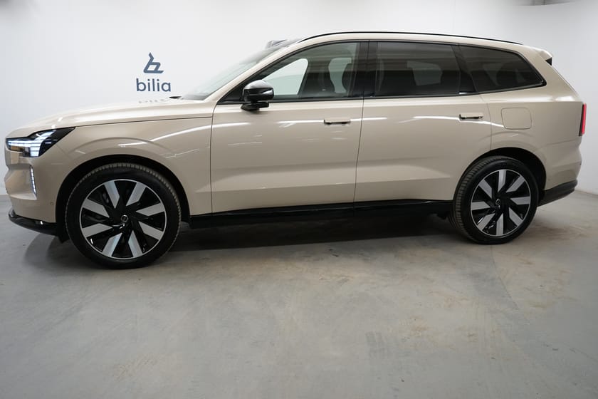 Bild 2 av Volvo EX90 Twin Motor Performance Ultra 7sätes LUFTFJÄDRING I DRAG I BOSE