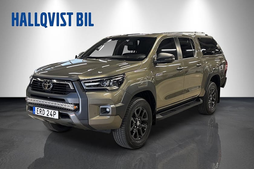 Bild 1 av Toyota Hilux Dubbelhytt 2.8 MHEV 4WD Automat Invincible Komfortpaket Kå