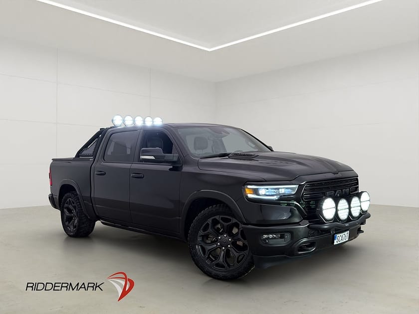 Bild 3 av RAM 1500 Crew Cab Dodge Limited Night V8 4x4 Luft Drag Skinn Pano H/K Moms