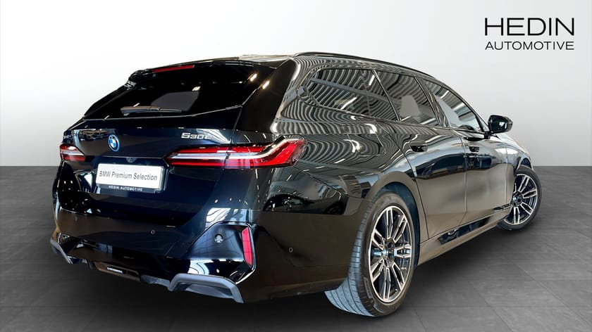 Bild 2 av BMW 530e xDrive Touring M-Sport Drag Rattvärme
