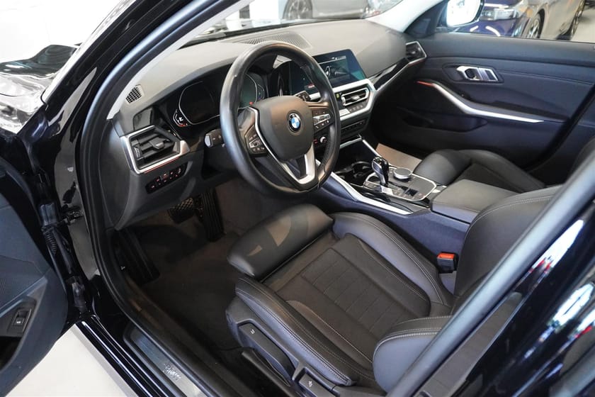 Bild 2 av BMW 320d Touring Automat Sportline Drag HiFi Aktiv Farhållare Sportstolar