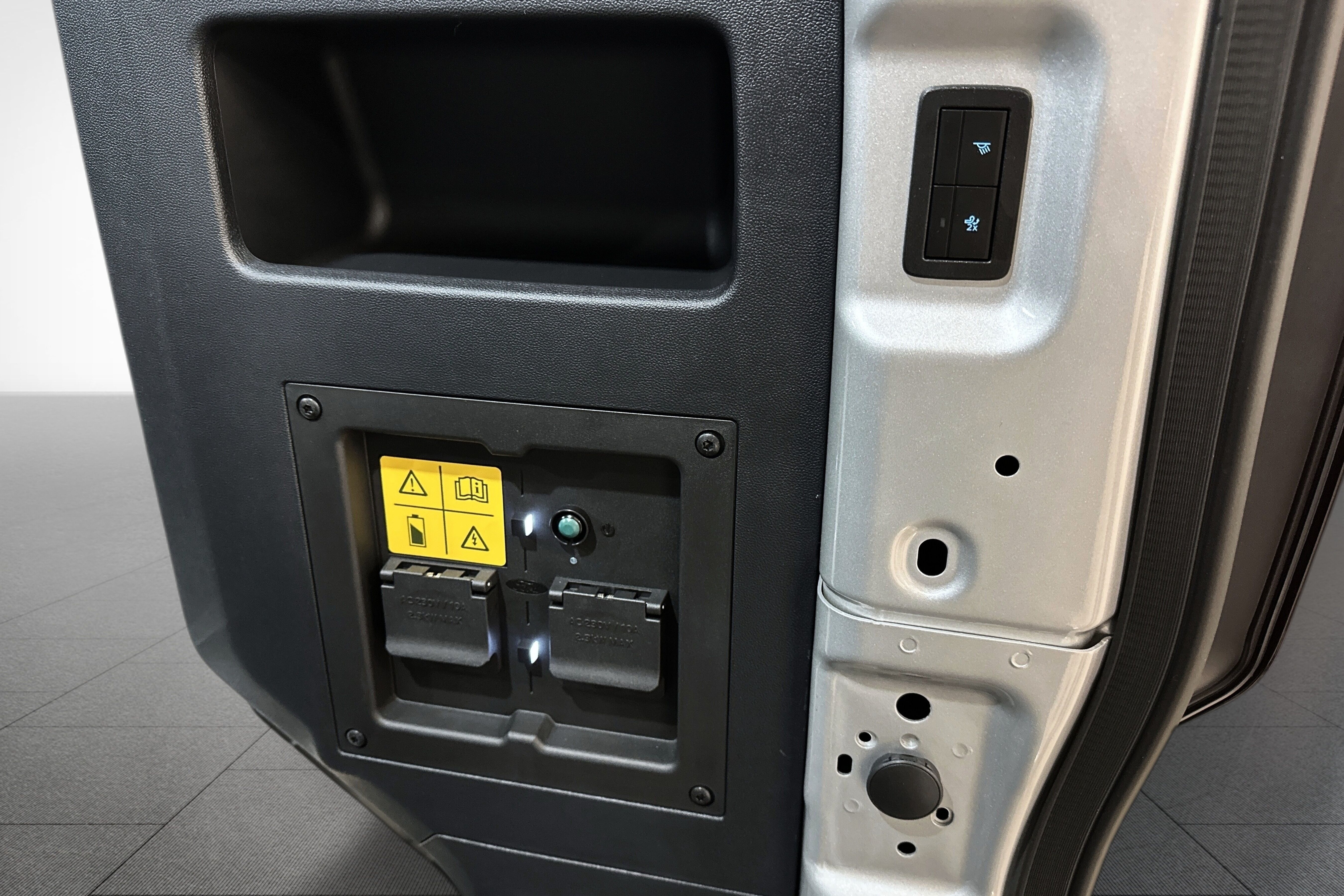 Ford E-Transit Custom 320 bilde 8