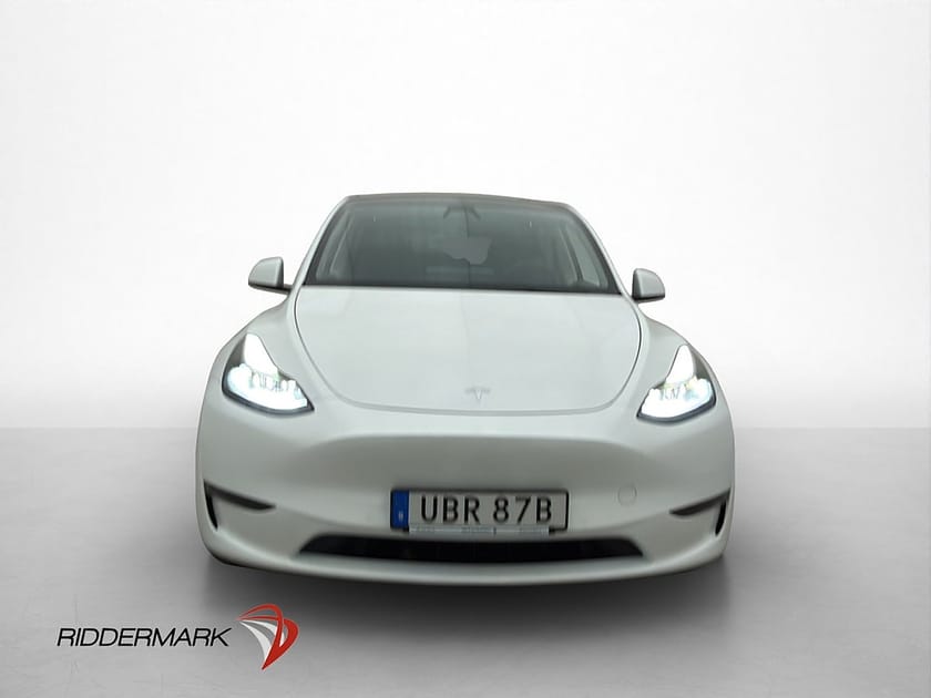 Bild 1 av Tesla Model Y Long Range AWD Svensksåld Värmepump