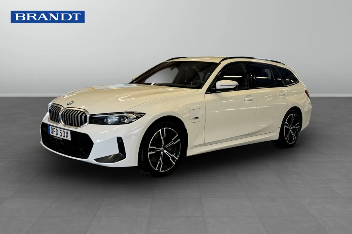 BMW 330e xDrive Touring