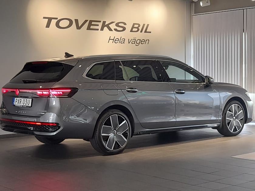 Bild 4 av Volkswagen Passat Variant eHybrid 272 DSG6 R-LINE