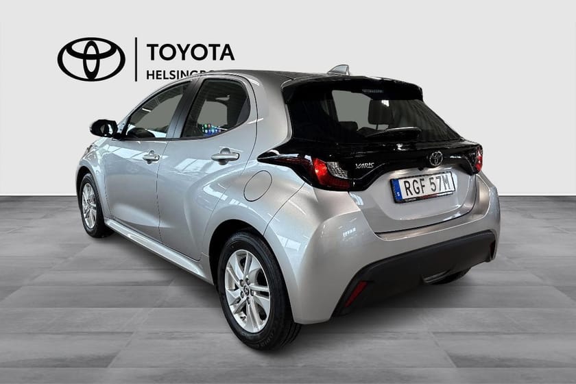 Bild 4 av Toyota Yaris Hybrid 115 1,5 5d Active med Komfortpaket