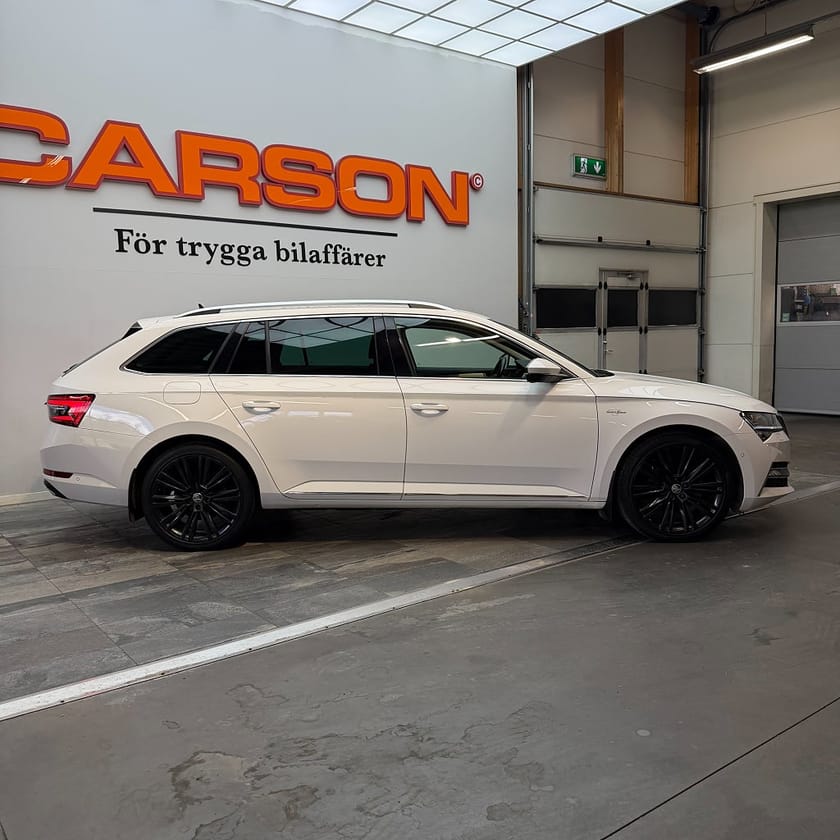 Bild 3 av Škoda Superb iV Kombi Skoda 1.4 TSI L&K Carplay Backkamera Värmare Drag