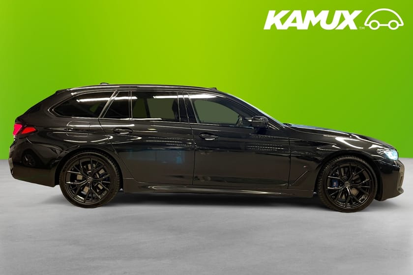 Bild 2 av BMW 540d xDrive Touring Steptronic, 340hk 2021 Pano H&K HUD Drag 360