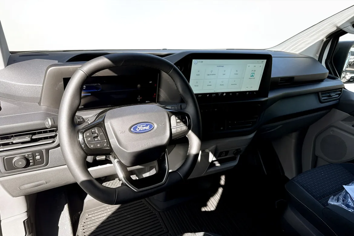Ford E-Transit Custom 320